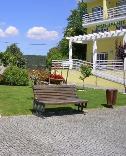 Hotel Montemuro Castro Daire Bagian luar foto