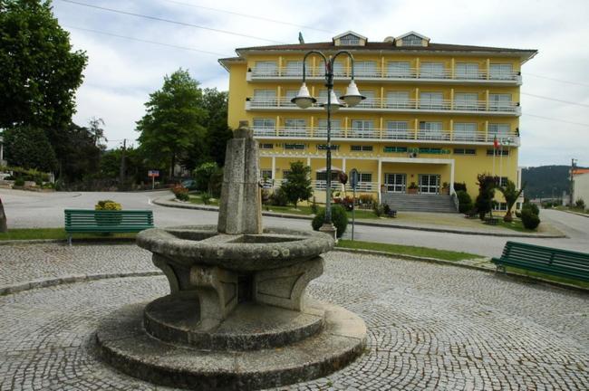 Hotel Montemuro Castro Daire Bagian luar foto